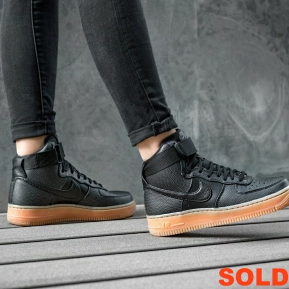 Nike Shoes - Women's Nike Air Force 1 Hi SE (Size 8)